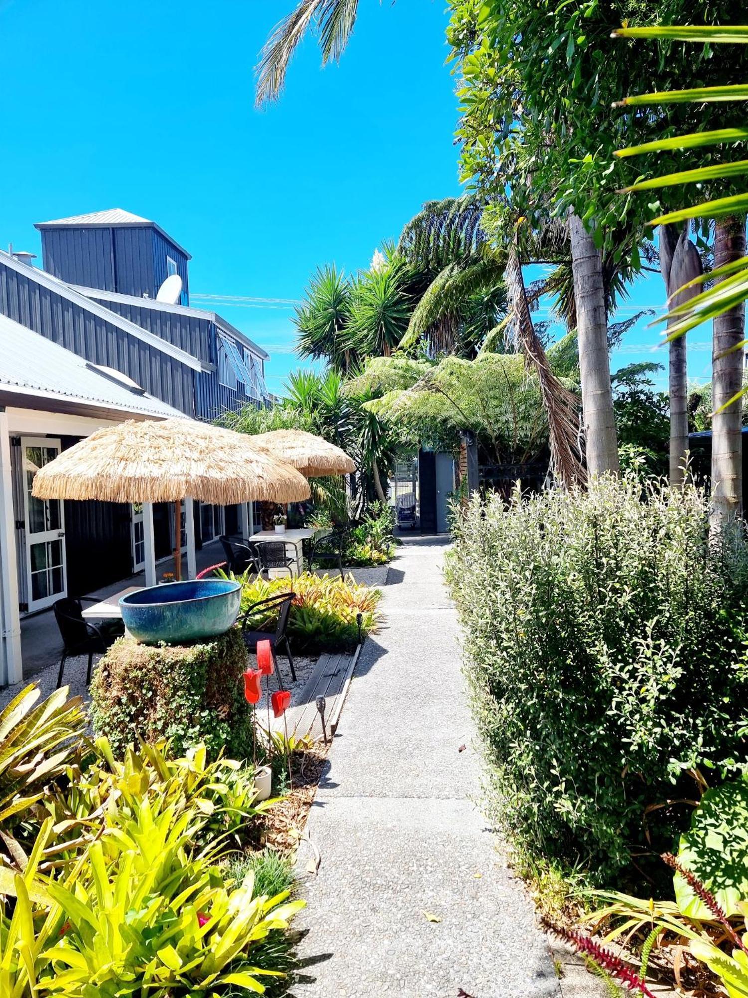 Southpacific Motel Уангамата Екстериор снимка