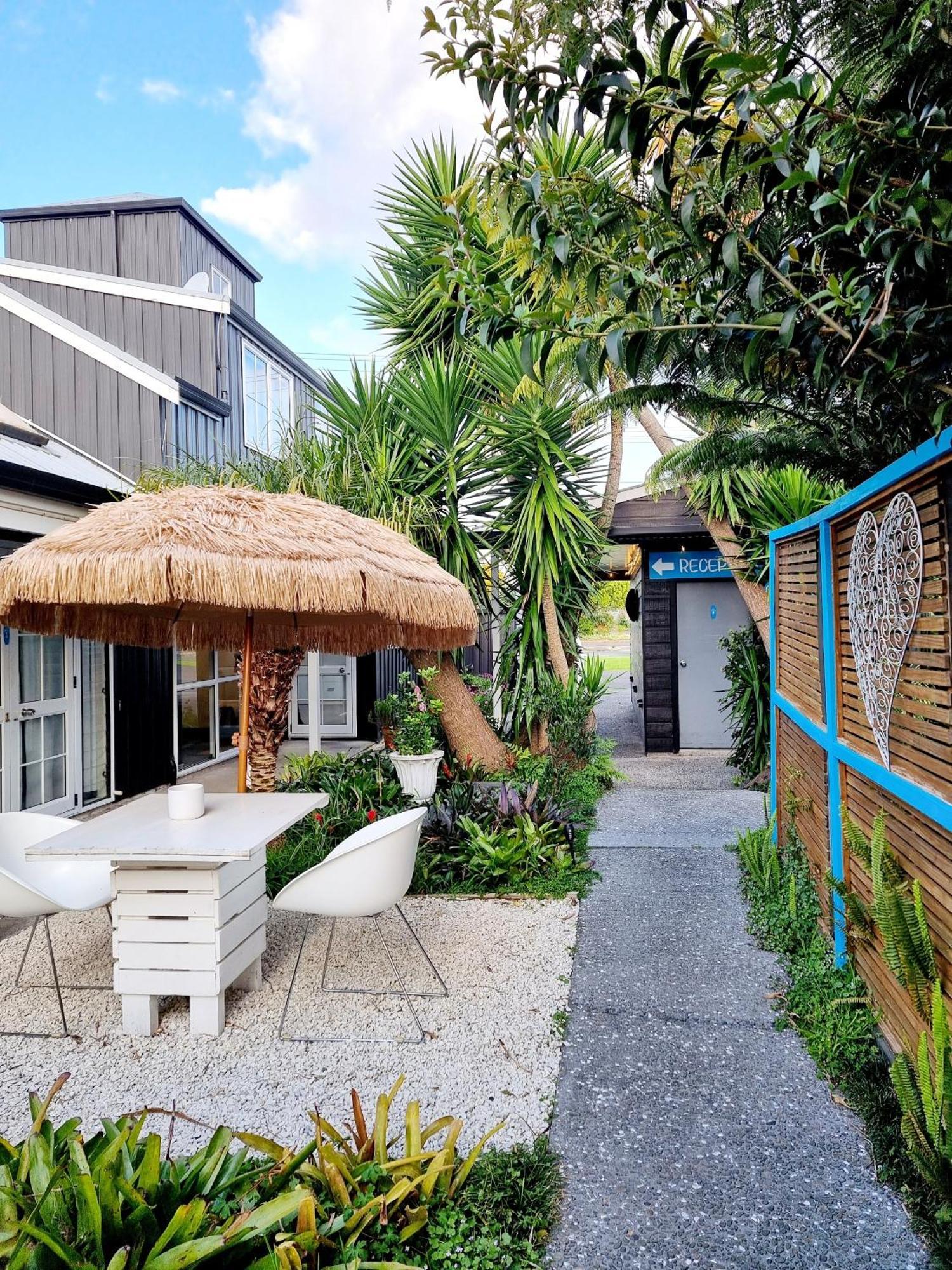 Southpacific Motel Уангамата Екстериор снимка